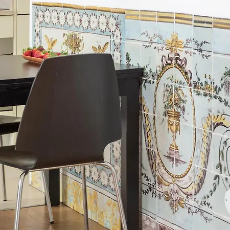 サービスト バイシャ アパート *