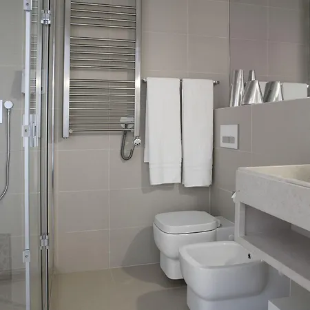 Serviced - Baixa Apartman
