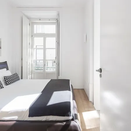 Serviced - Baixa Apartman