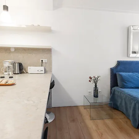 Serviced - Baixa Apartman